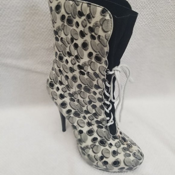 All leather dalmation short heeled boot. - Picture 1 of 6